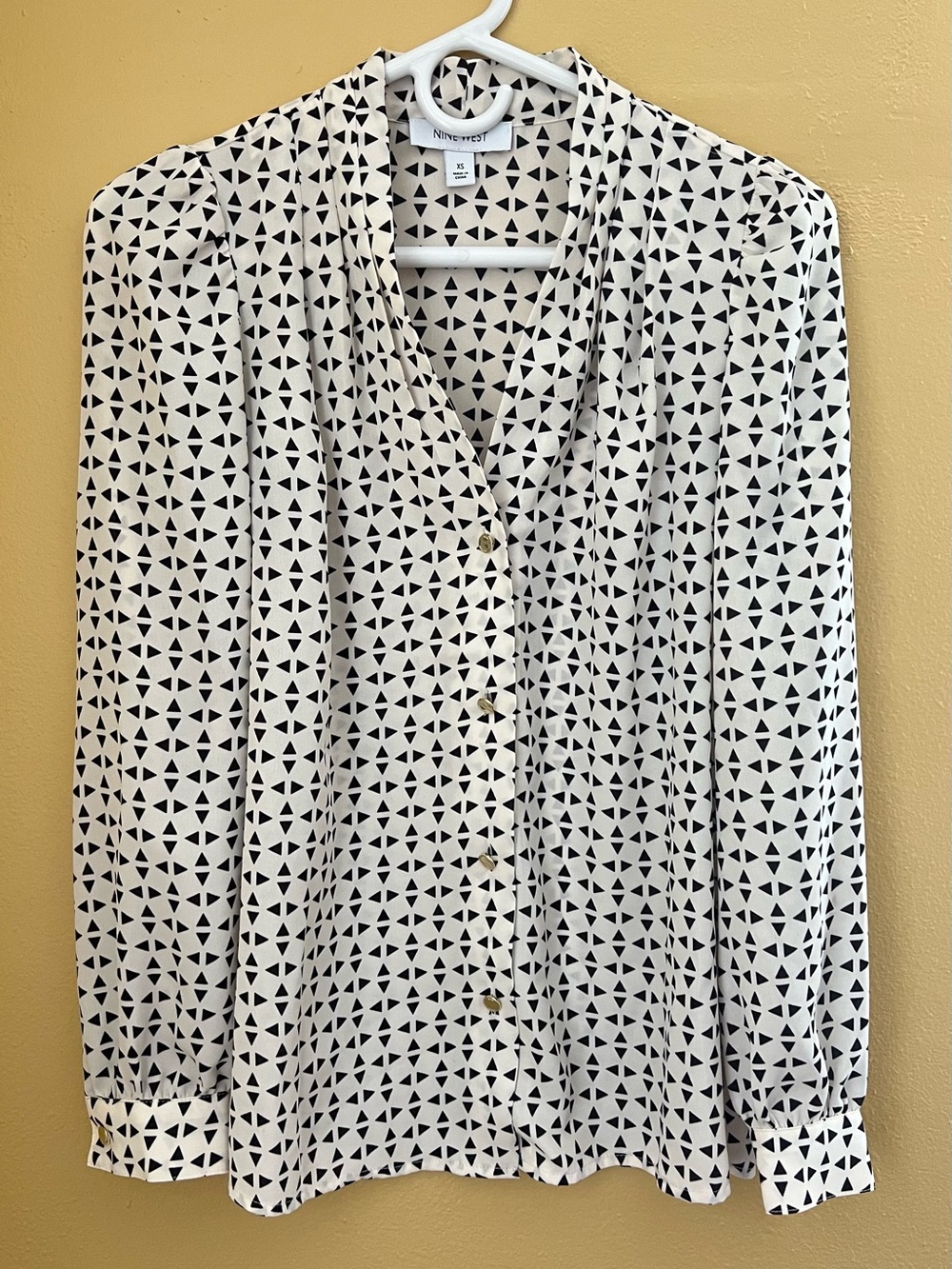 Nine West Cream Blouse with Black Triangle Geo Print